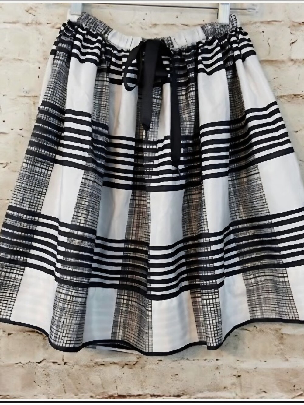 Cute Joe Fresh Black & White Plaid Satin Flared Skirt - Picture 1 of 4